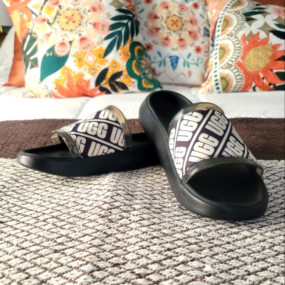 UGG Ruette Slides